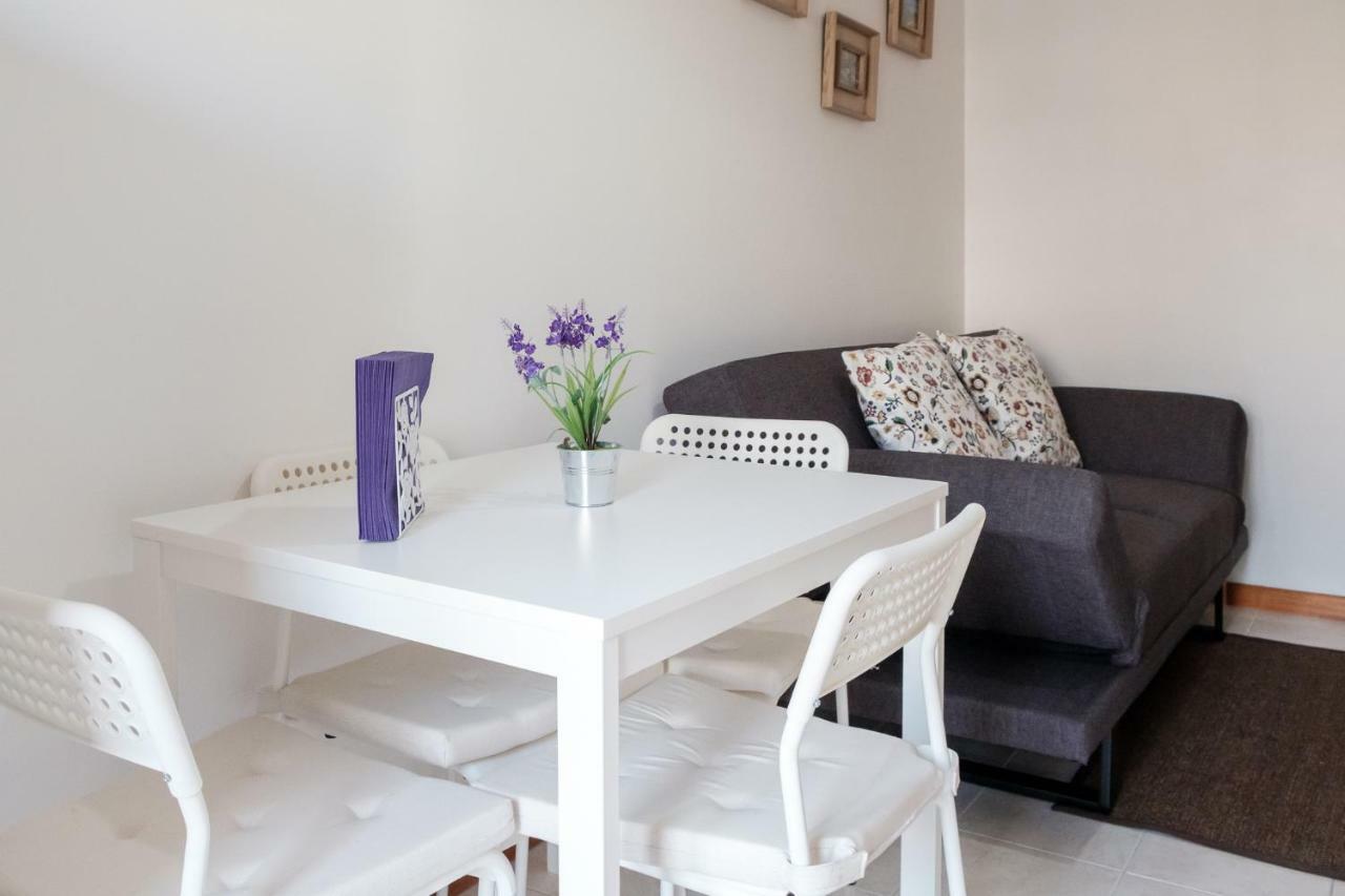 Apartment With Balcony In The Square Порто Екстериор снимка