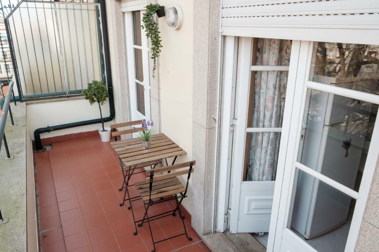 Apartment With Balcony In The Square Порто Екстериор снимка