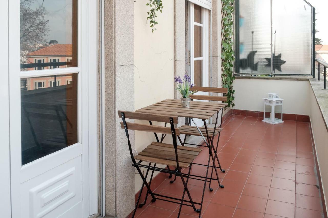 Apartment With Balcony In The Square Порто Екстериор снимка