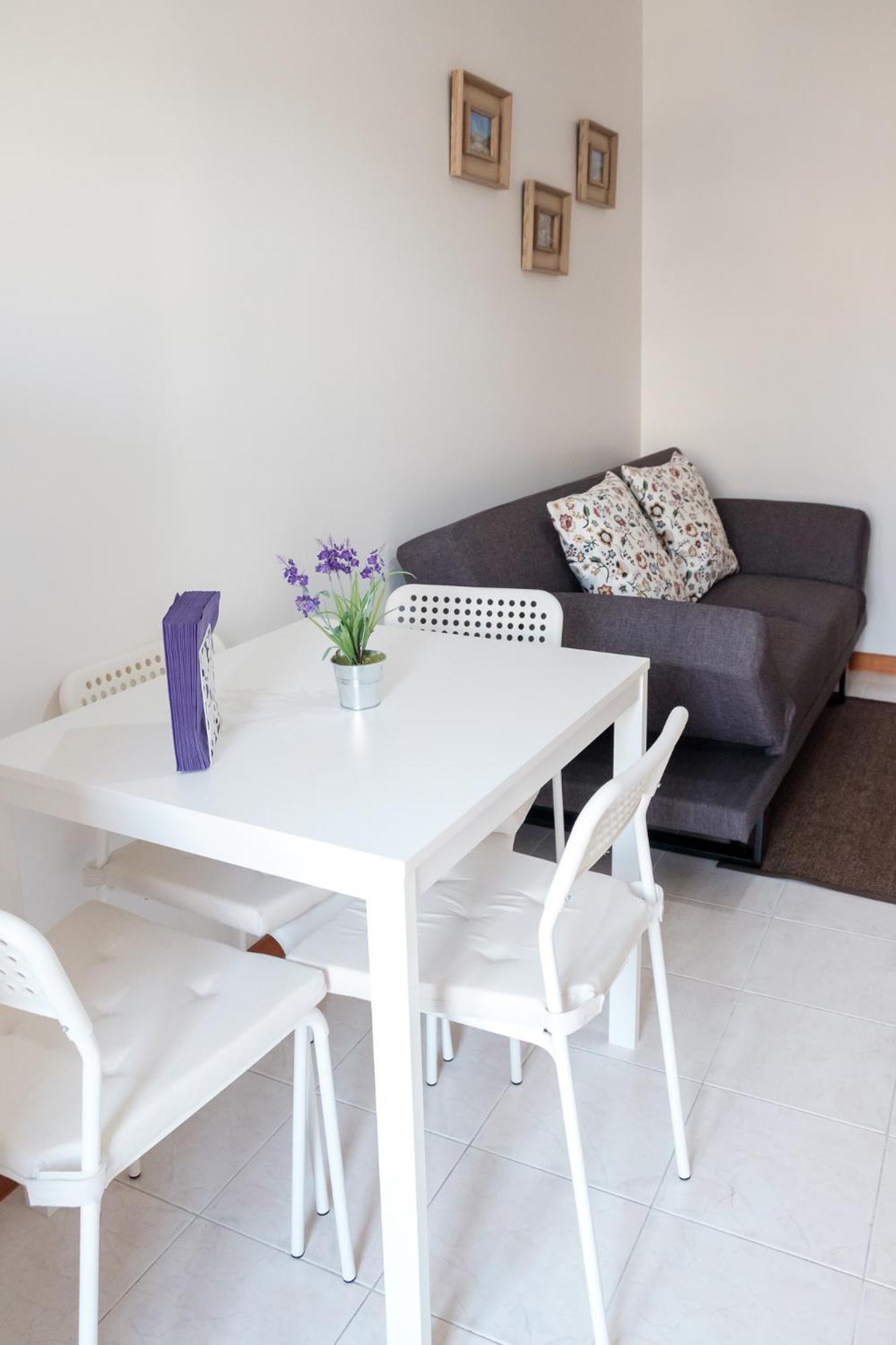 Apartment With Balcony In The Square Порто Екстериор снимка