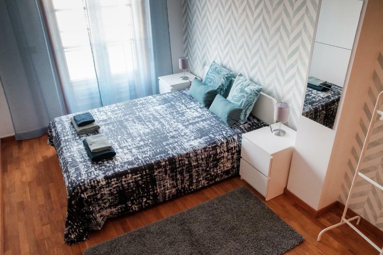 Apartment With Balcony In The Square Порто Екстериор снимка