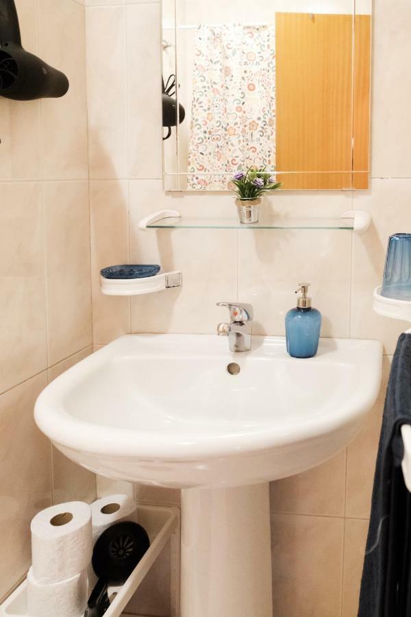Apartment With Balcony In The Square Порто Екстериор снимка