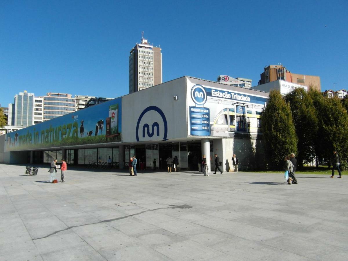 Apartment With Balcony In The Square Порто Екстериор снимка